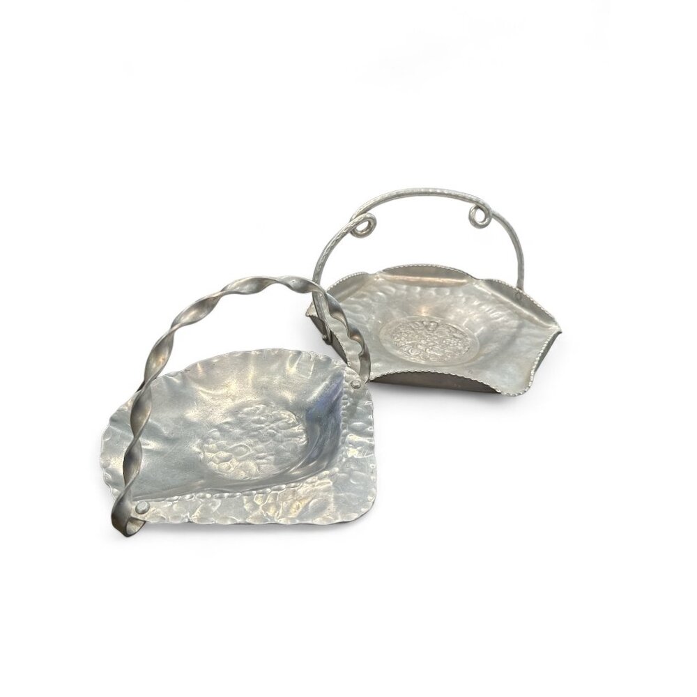 Silver tone BSb Handmade Norway Cromwell Aluminium Decorative Baskets Set of 2